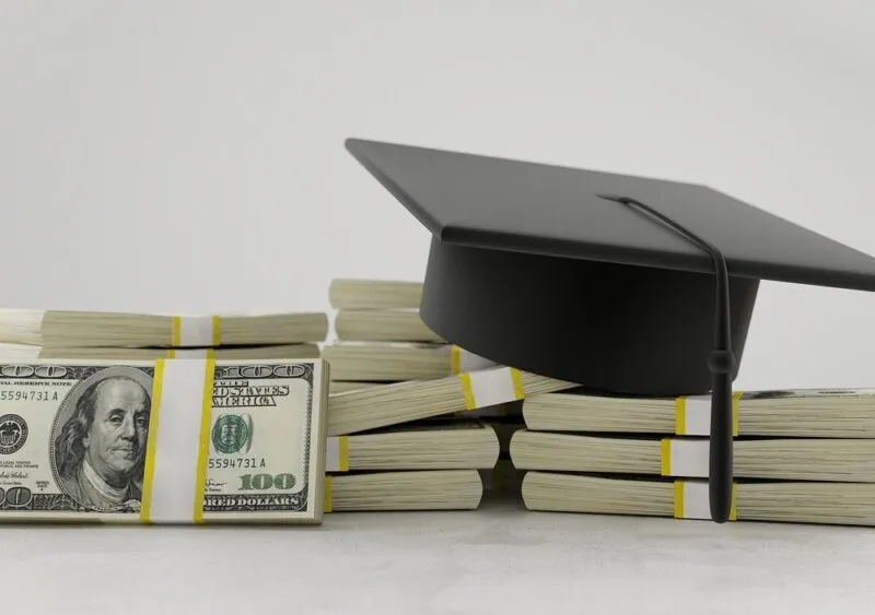 Stipendien, Förderungen und Kreditkarten: Eine Kombinationsstrategie für dein Auslandsstudium